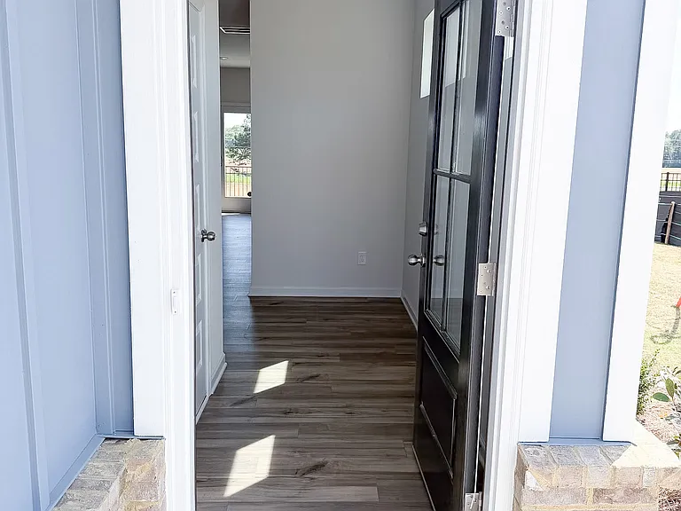 1017 Stiles Ct — Photo 4