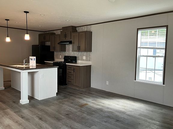 5th image of 122 Oren Dr