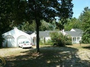 21700 W 13 Mile Rd, Beverly Hills, MI 48025