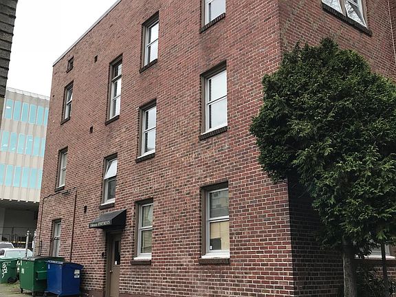 Alley/side entry/garbage