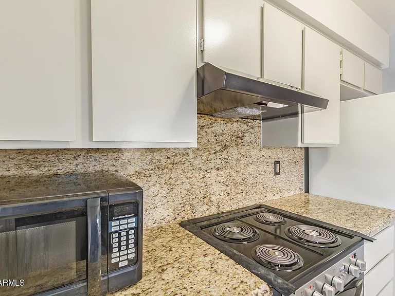 511 W Blackhawk Dr #4 — Photo 17