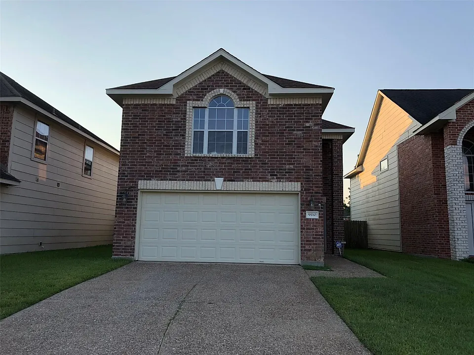 9110 Prairie Trails Dr