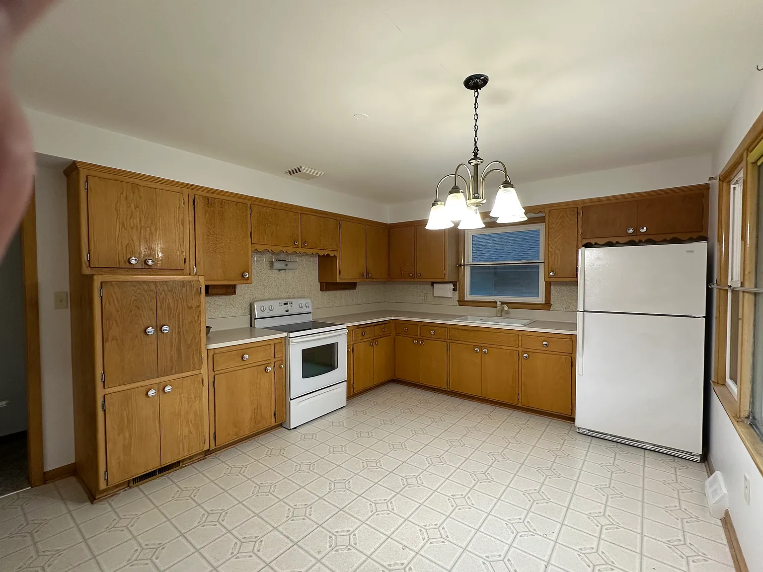2 bed, 1140 sqft, $1,950 — Photo 2