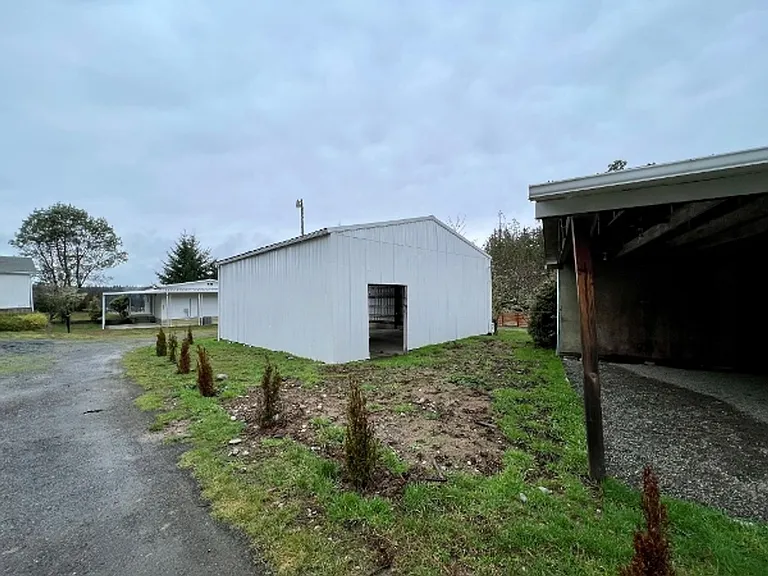3220 Fishtrap Loop NE — Photo 2