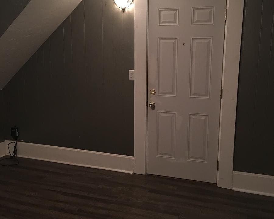 2nd image of 2524 8th Ave W #1