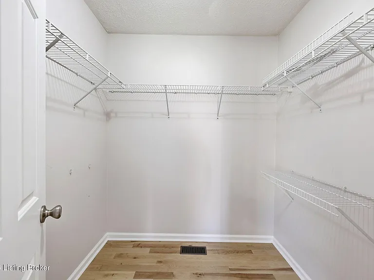4029 Orchard Lake Dr — Photo 20