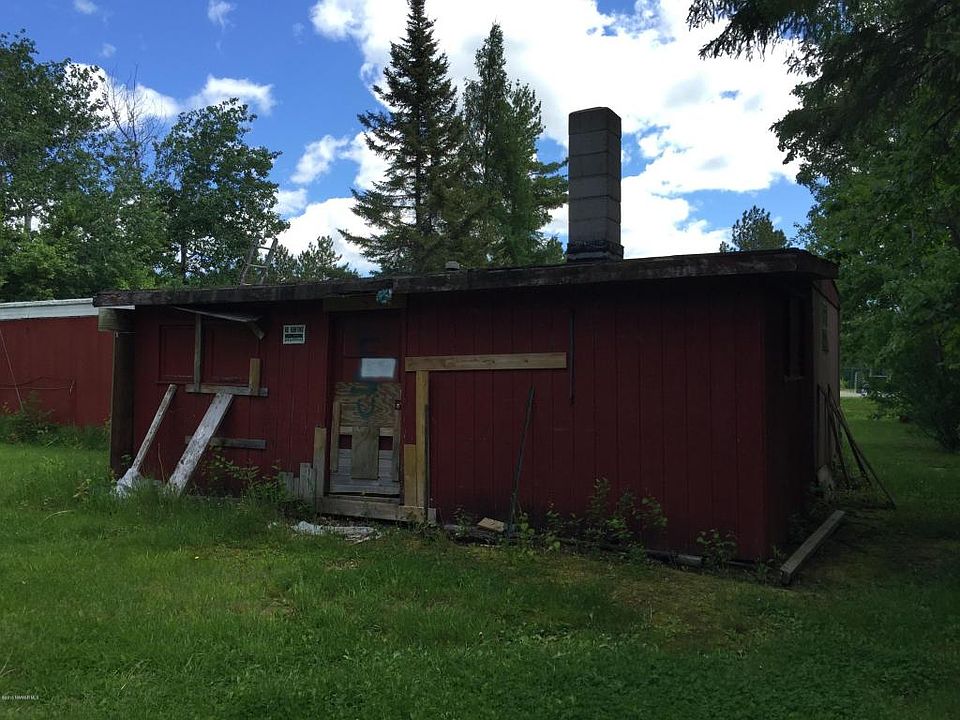 2nd image of 525 Wilderness Ave