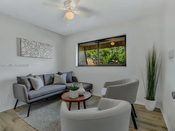 94 Pleasant Hill Ln, Fort Lauderdale, FL 33319