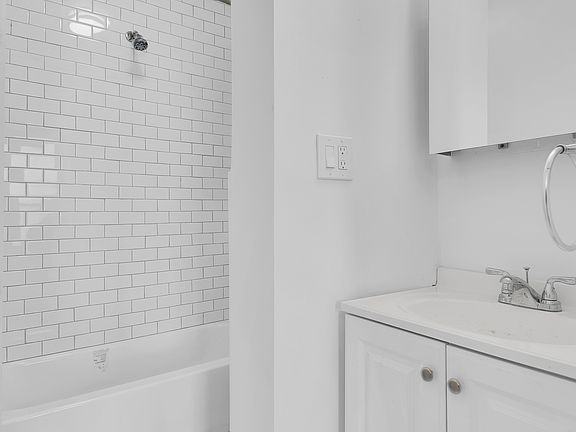 5th image of 300 W 17th St APT 1C