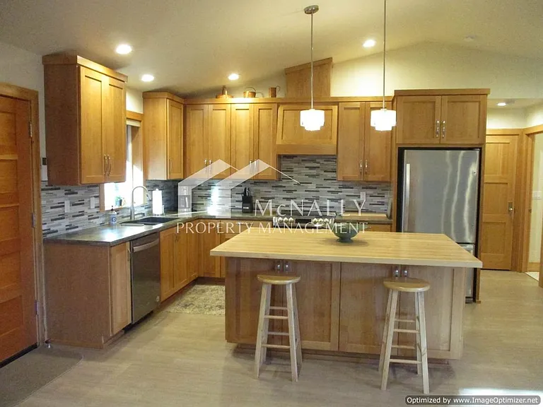 4208 Forest Beach Dr NW — Photo 3