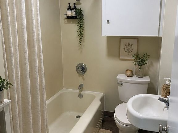 5th image of 2607 SE 101st Ave