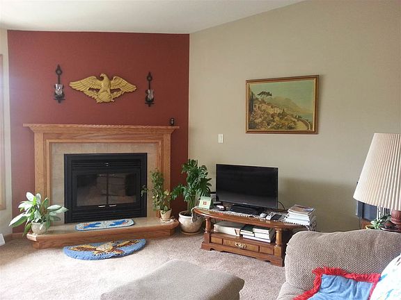 3rd image of 129 E Brook Trout Ln