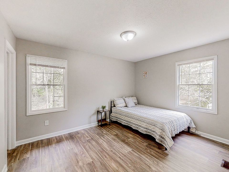 Spacious bedroom
