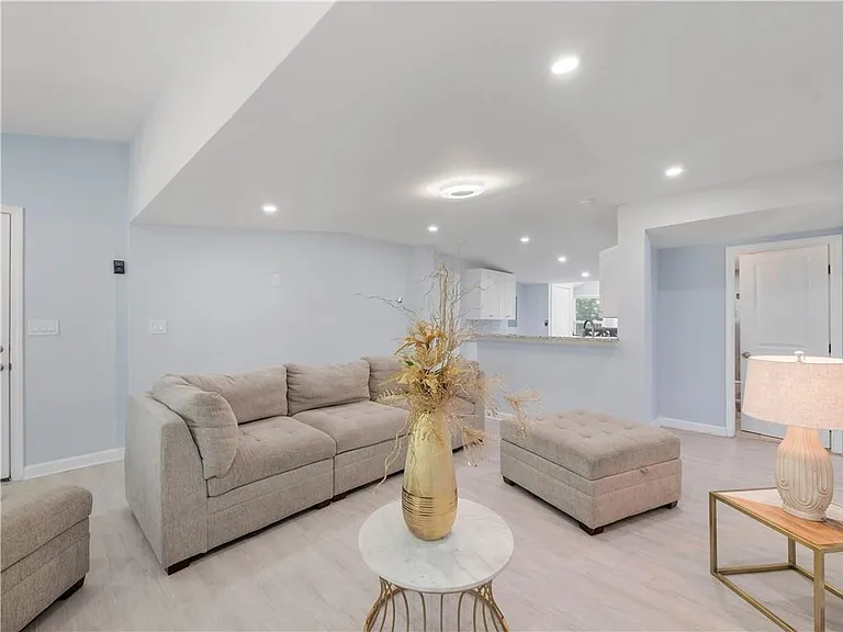 192 Hoke St — Photo 7