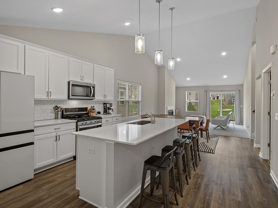 1st image of 1066 Meadow Ln