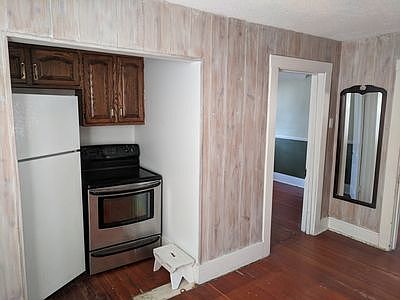 4th image of 312 2nd St E
