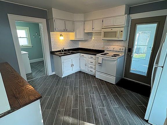 2nd image of 407 Fremont Rd