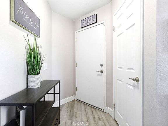 3rd image of 860 Carlton Privado