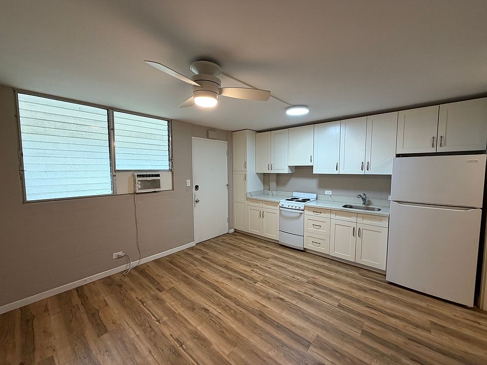 1st image of 403 Hobron Ln APT 2