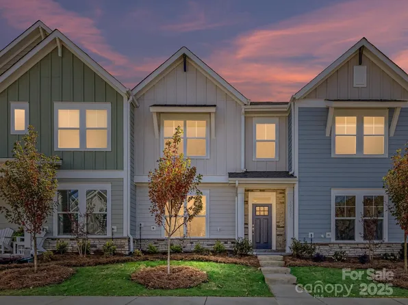 10202 Mamillion Dr, Huntersville, NC 28078