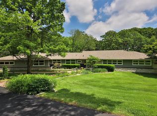 41 Oak Park Dr, Saint Louis, MO 63141