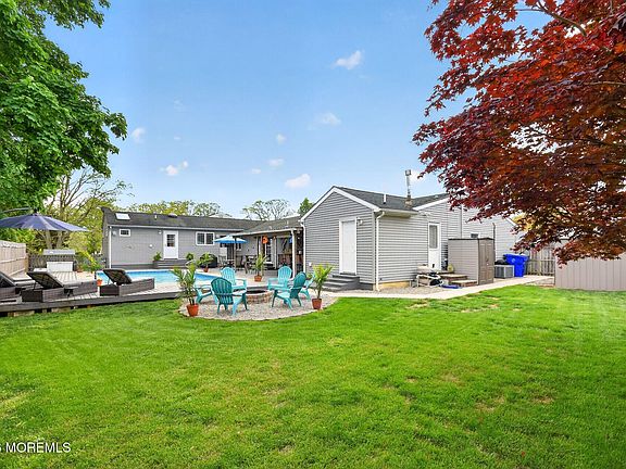 5th image of 297 Spruce Drive