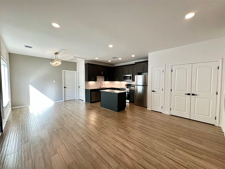 11555 Persimmon St — Photo 4