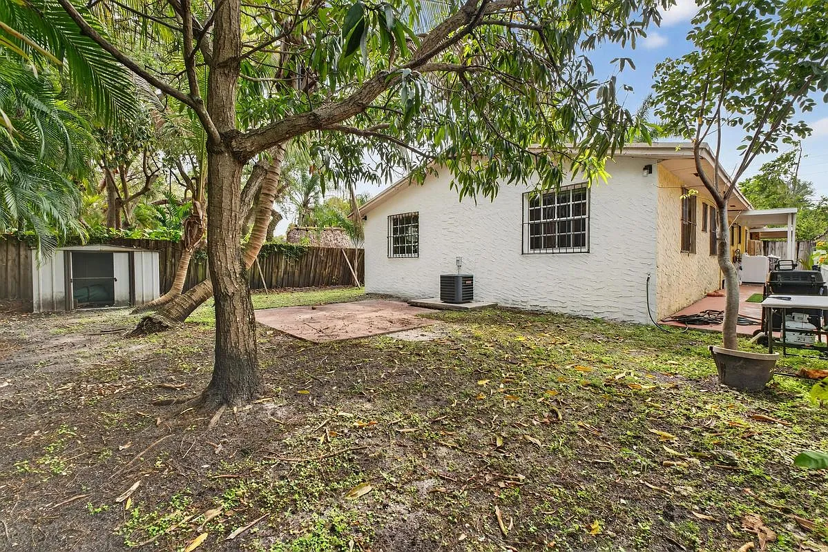 4 bed, 2.0 bath, 1686 sqft, $3,400 — Photo 4