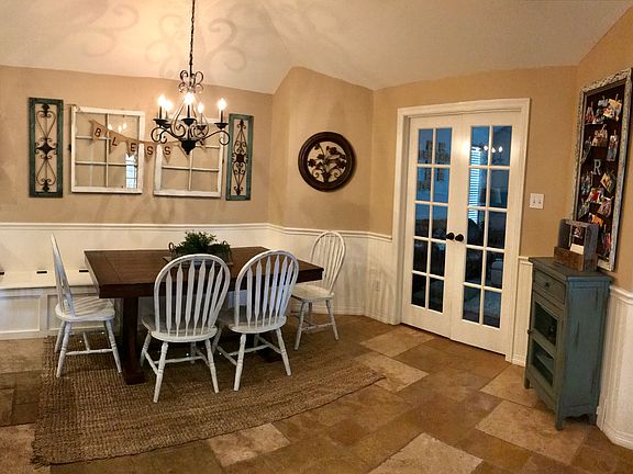 custom built-in dining