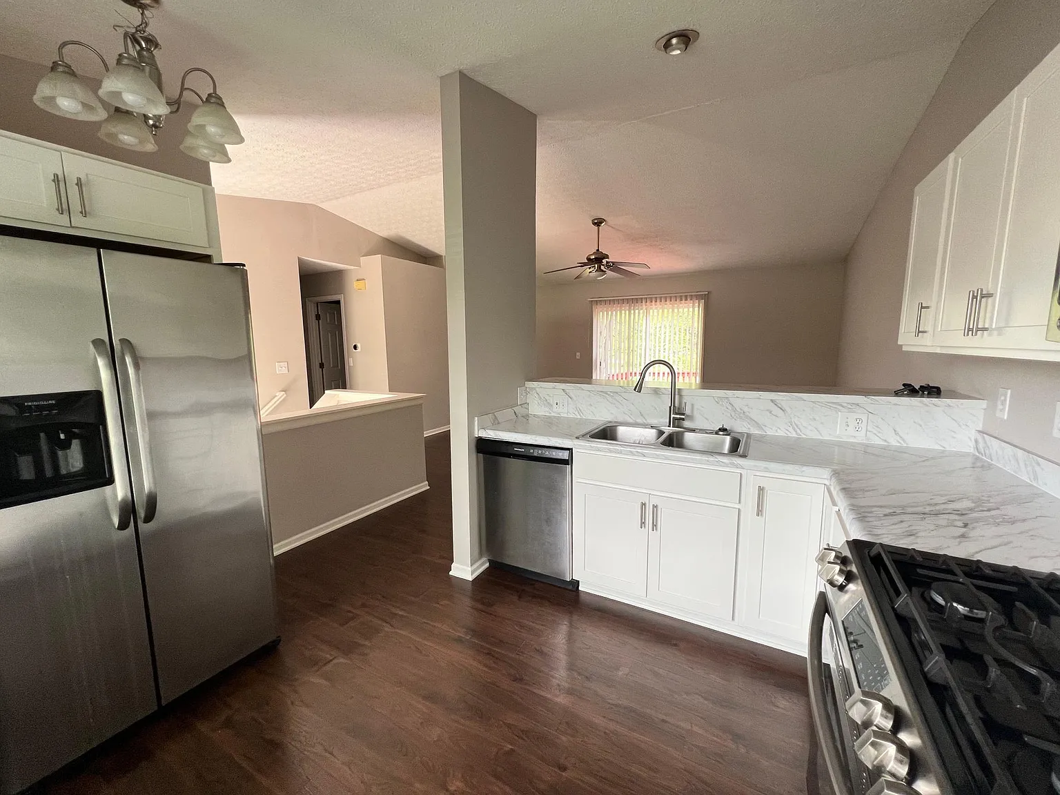 3 bed, 1450 sqft, $2,250 — Photo 2