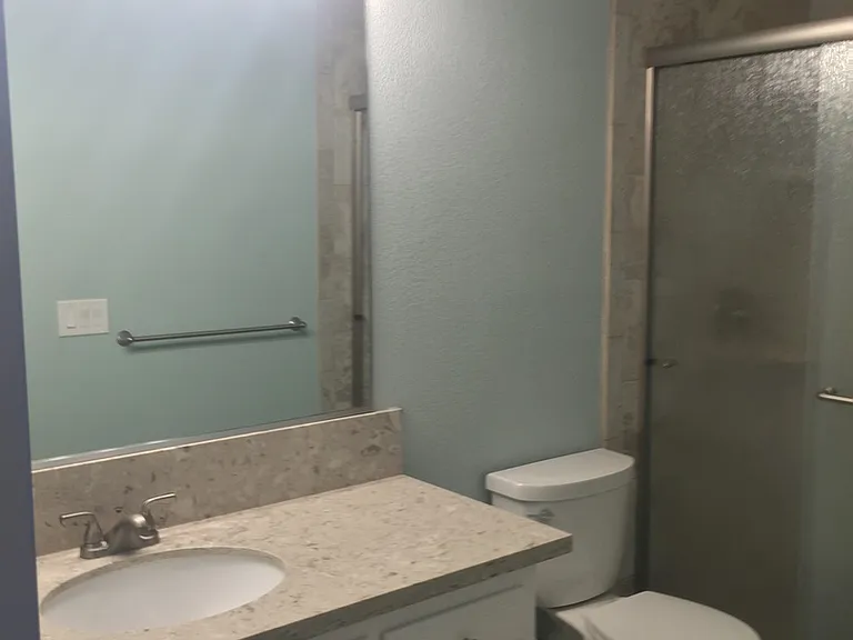 1015 Lakeside Dr — Photo 7