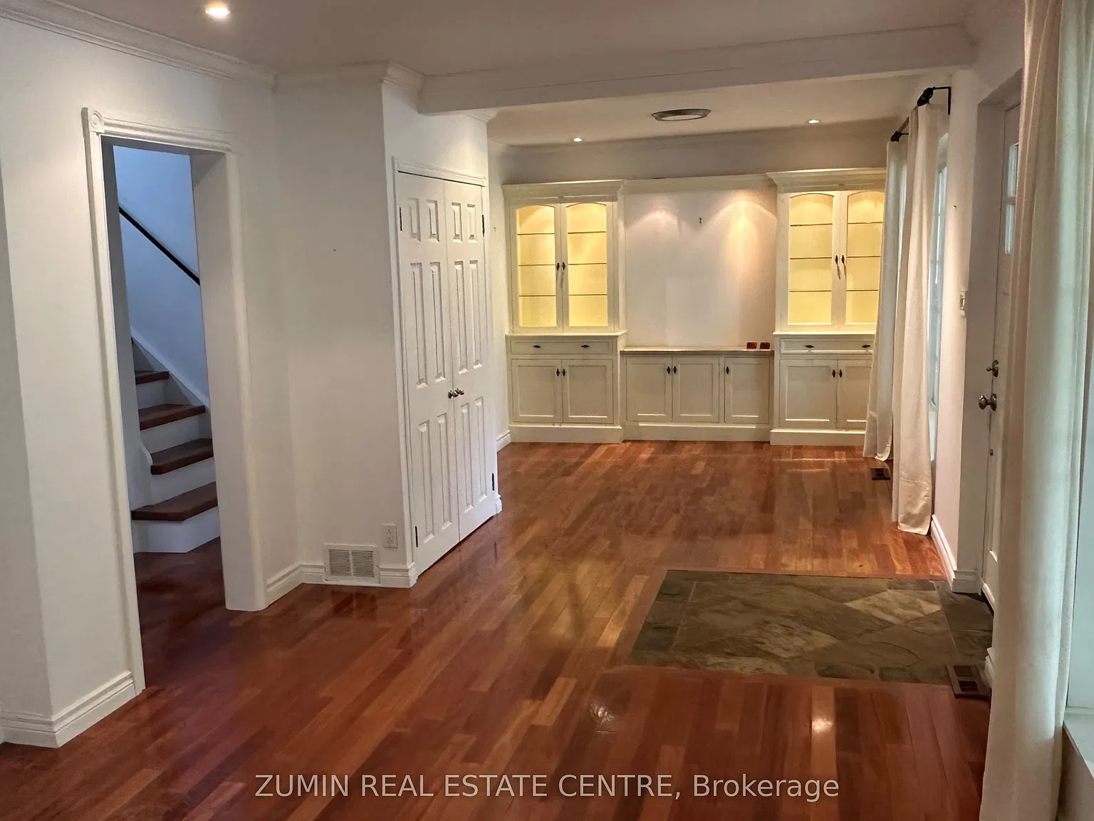4 bed, $5,200 — Photo 4