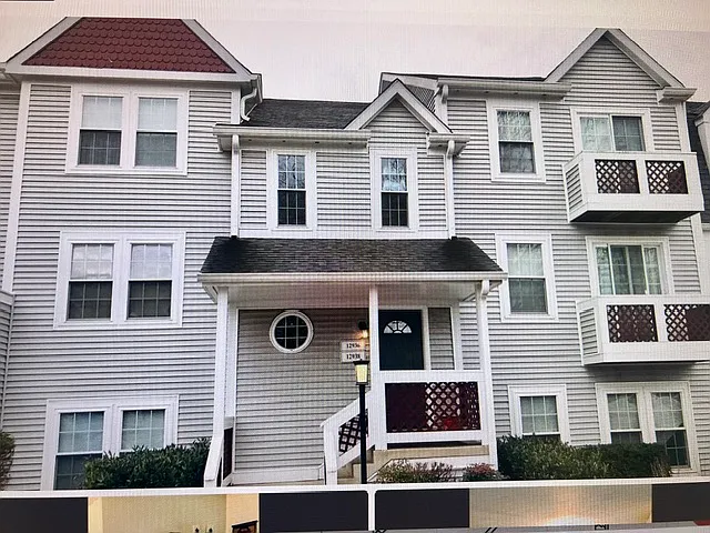 12936 Grays Pointe Rd #B — Photo 3