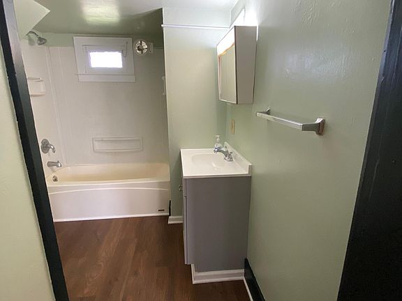 4th image of 235 Boyce St #235