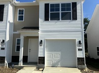 3372 New Year Dr, Cincinnati, OH 45251