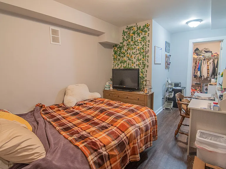 859 N Marshfield Ave #1R — Photo 6