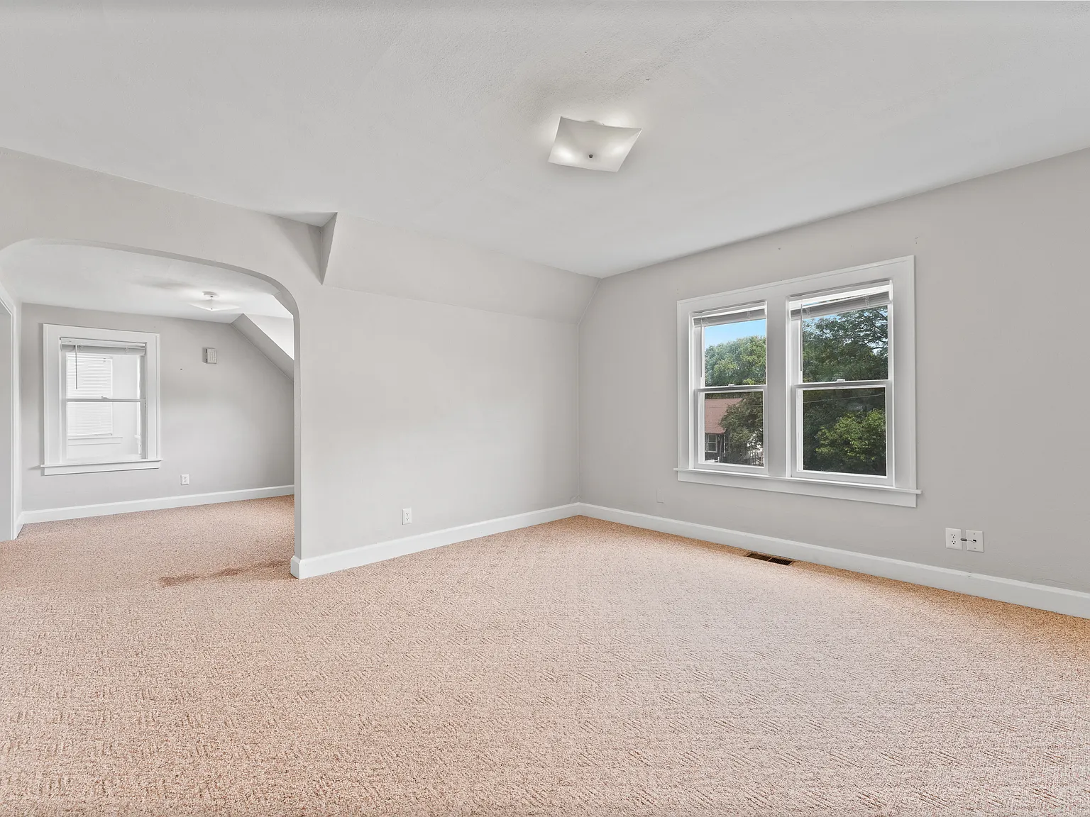 2 bed, 1100 sqft, $1,450 — Photo 3