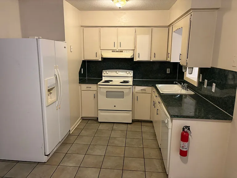 468 Bowen Blvd — Photo 3