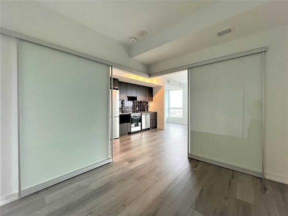 4th image of 395 Bloor St E #5105