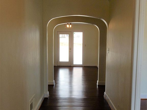 3rd image of 1228 E Washington Ave