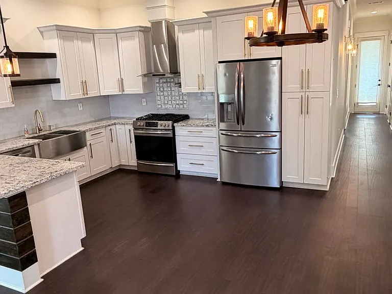 2708 Burns St — Photo 4