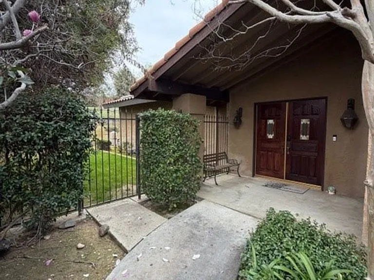 3428 Eastview Ct — Photo 3
