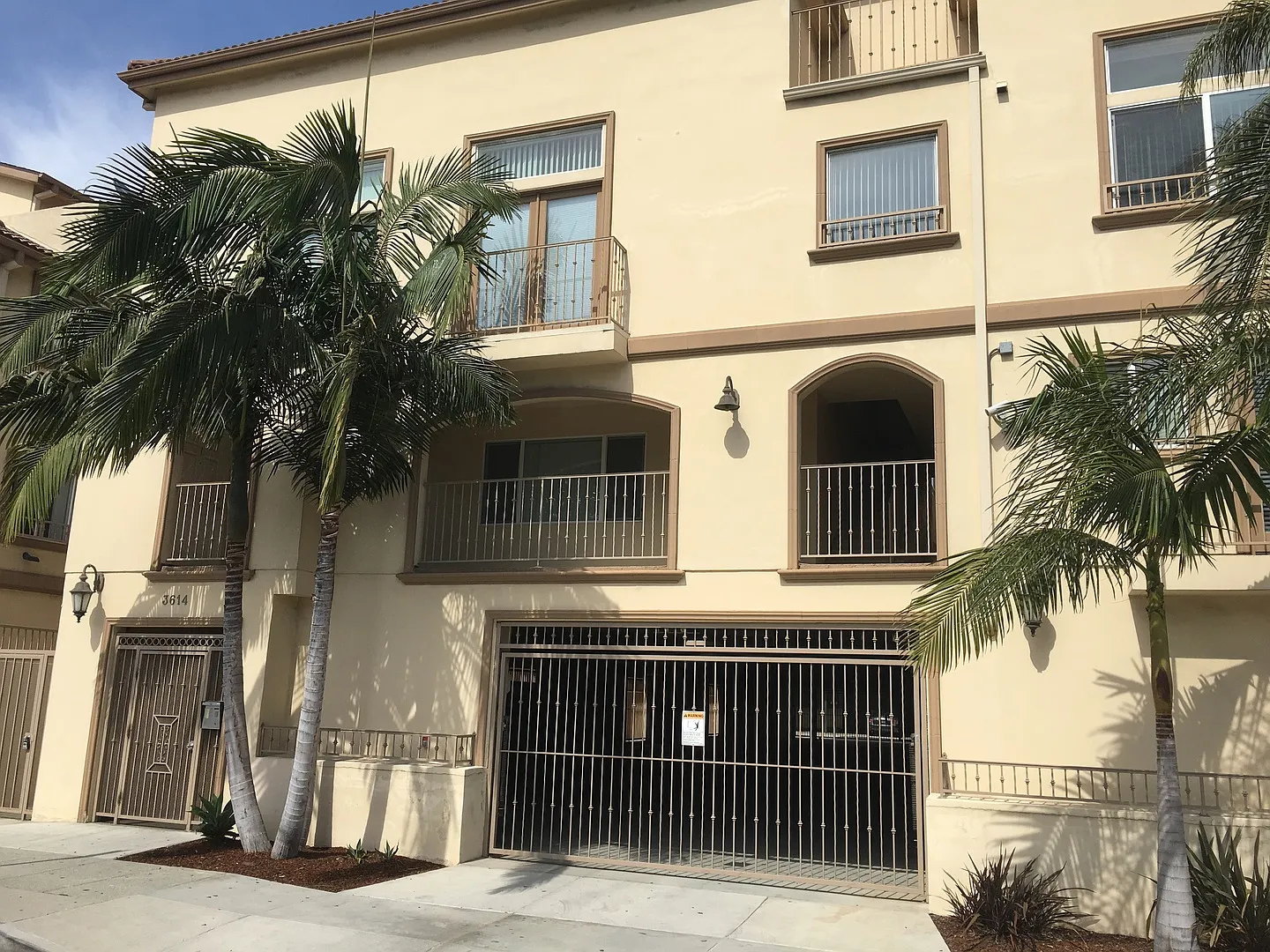 Motor Apartments — Photo 2