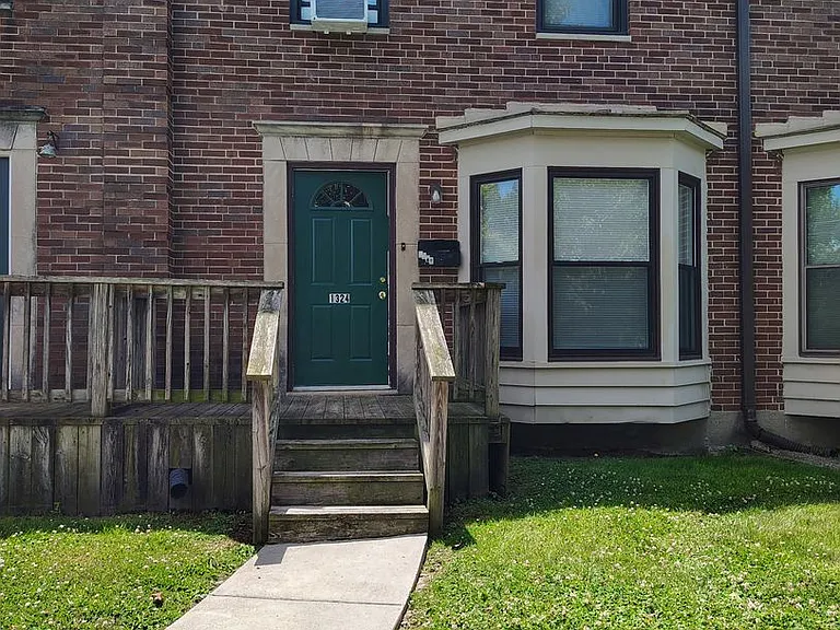 1324 Huffman Ave — Photo 1
