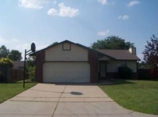 5344 S Stoneborough Ct, Wichita, KS 67217