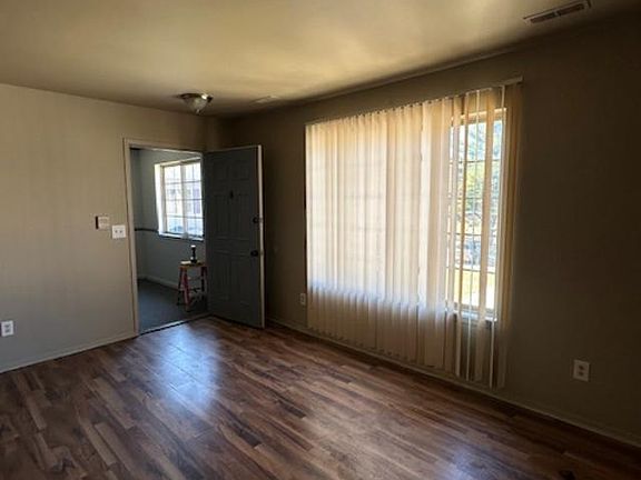 4th image of 43792 Freeway Dr APT 98