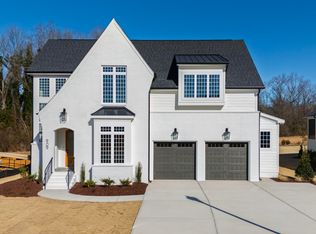 909 Lily Claire Ln, Fuquay Varina, NC 27526