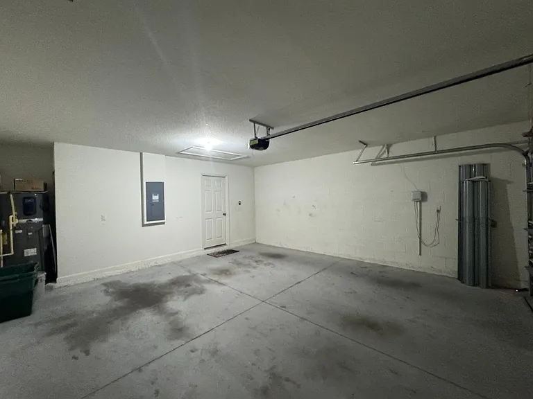 604 Champion Ridge Dr — Photo 20