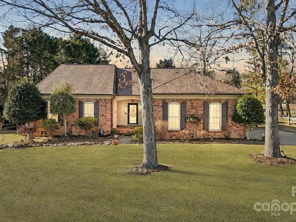 1st image of 4043 Keble Dr