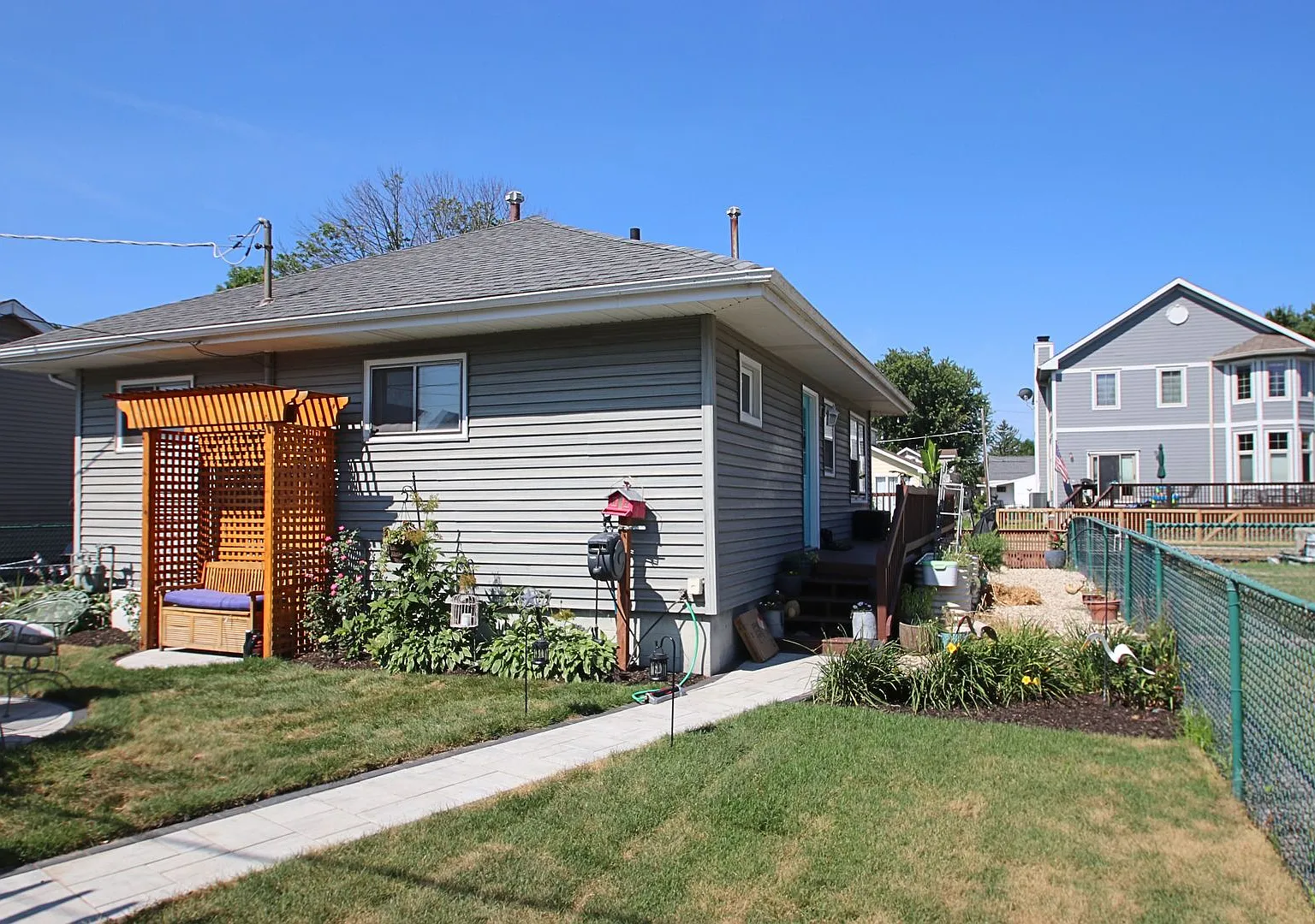 2 bed, 780 sqft, $2,500 — Photo 1